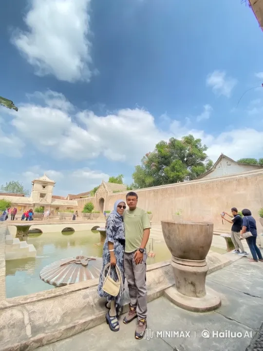 Couple and Kungfu Performance in Historical Courtyard – AI Generated Video | Hailuo AI