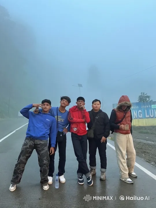Five Friends Embrace Adventure on a Misty Mountain Road – AI Generated Video | Hailuo AI