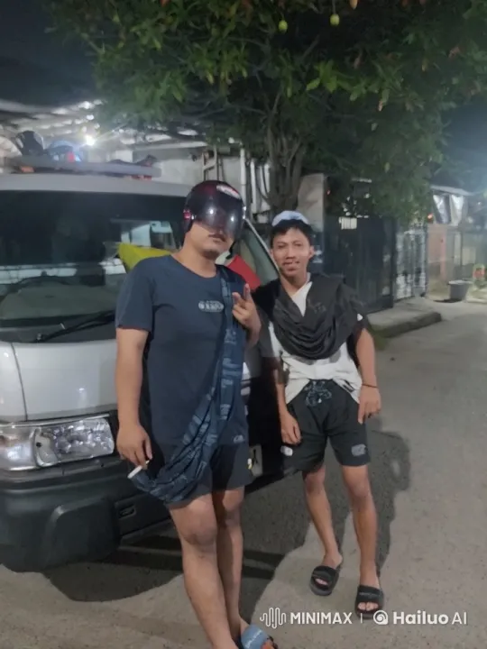 Nighttime Kungfu Practice on a Dimly Lit Street – AI Generated Video | Hailuo AI