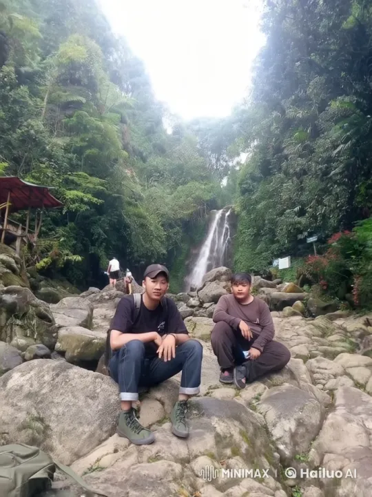 Kungfu Masters Spar in Scenic Forest Setting – AI Generated Video | Hailuo AI