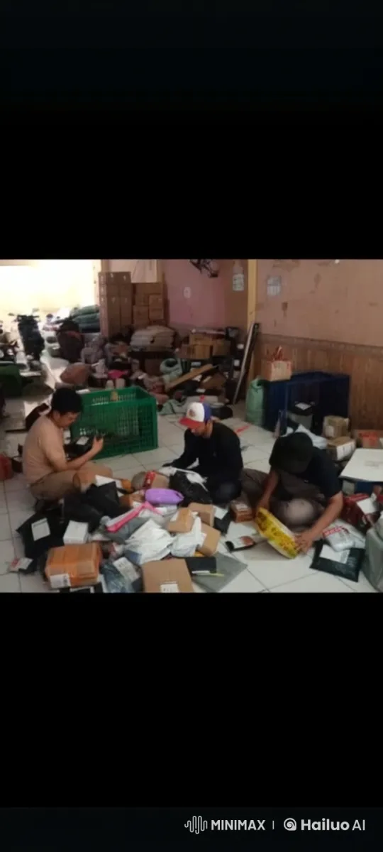 Cluttered Room Kung Fu Choreography – AI Generated Video | Hailuo AI