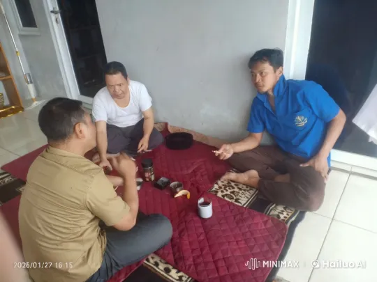 Three Men Argue and Vanish in Mid-Air – AI Generated Video | Hailuo AI