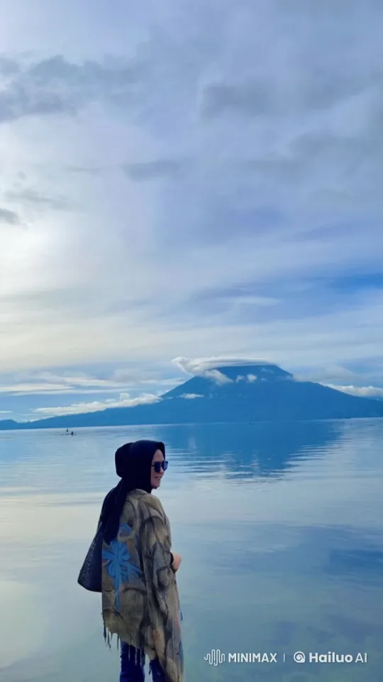 Contemplative Kung Fu Master at Lakeside Mountain – AI Generated Video | Hailuo AI