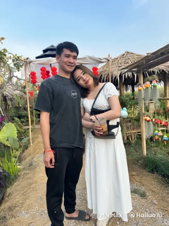 Couple Engages in Intense Martial Arts Fight in Garden – AI Generated Video | Hailuo AI