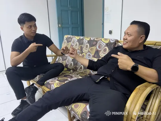 Dramatic Kungfu Battle in Patterned Room – AI Generated Video | Hailuo AI