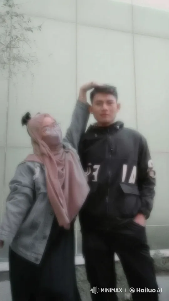 Kung Fu Fight Scene: Woman vs. Man in Modern Attire – AI Generated Video | Hailuo AI