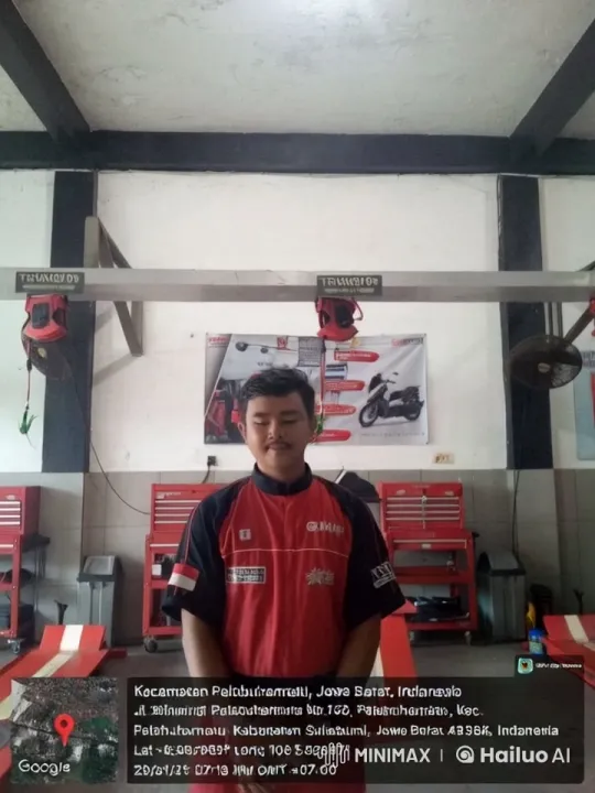 Kung Fu Master Displays Skills in Workshop Setting – AI Generated Video | Hailuo AI