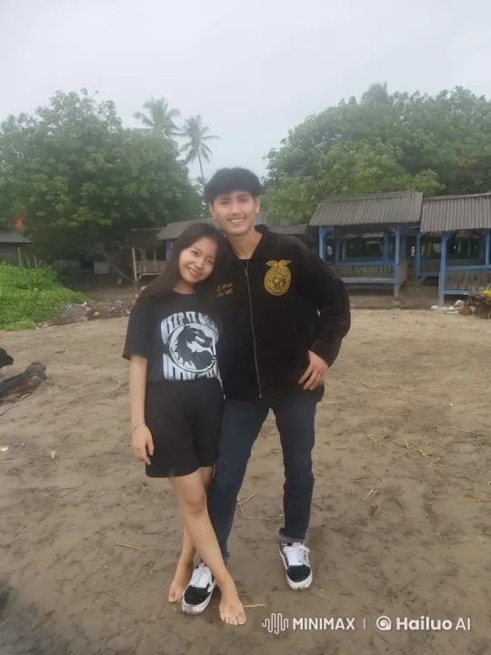 Young Couple Exhibits Kung Fu Mastery on Beach – AI Generated Video | Hailuo AI
