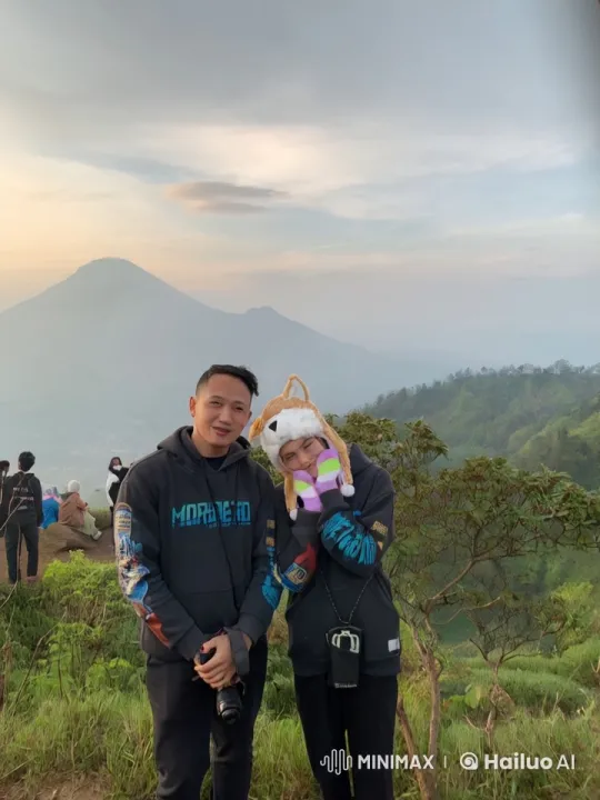 Friends Display Kungfu Skills in Mountainous Sunrise – AI Generated Video | Hailuo AI