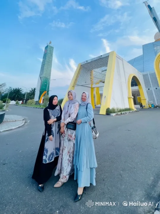 Traditional Attire, Modern Building, and Kungfu Choreography – AI Generated Video | Hailuo AI