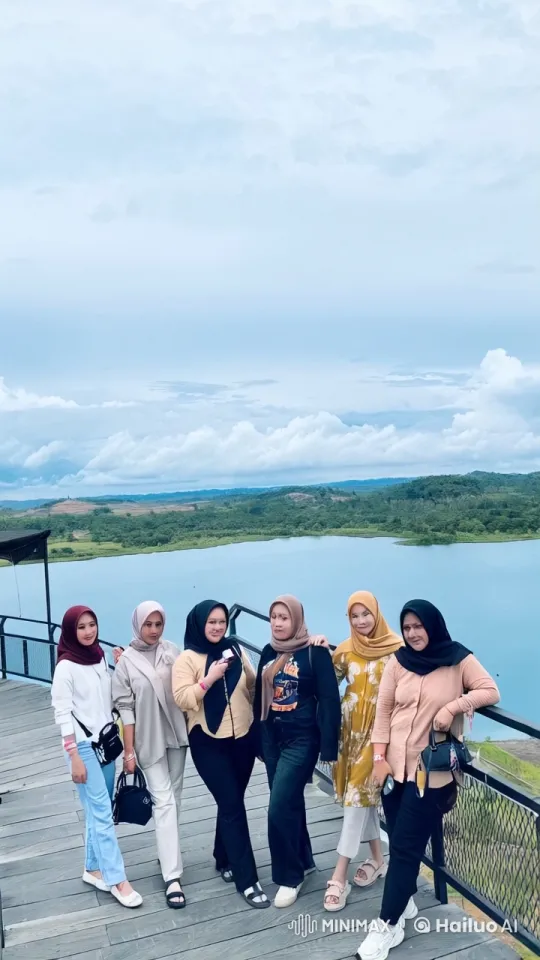Women's Kungfu Fight with Scenic Backdrop – AI Generated Video | Hailuo AI