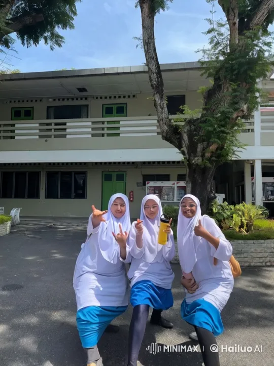 Students Practice Kung Fu in Schoolyard Setting – AI Generated Video | Hailuo AI