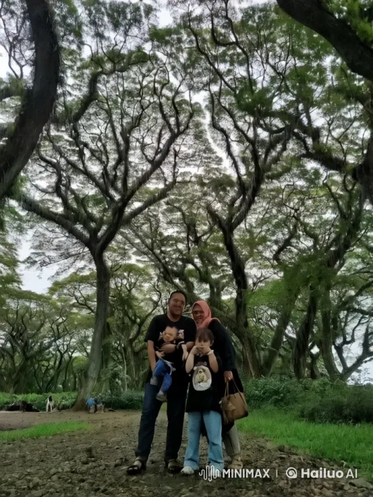Family Practices Kungfu in Enchanted Forest Setting – AI Generated Video | Hailuo AI