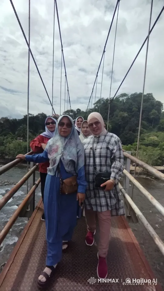 Traditional Attire Kungfu Battle on Scenic Bridge – AI Generated Video | Hailuo AI