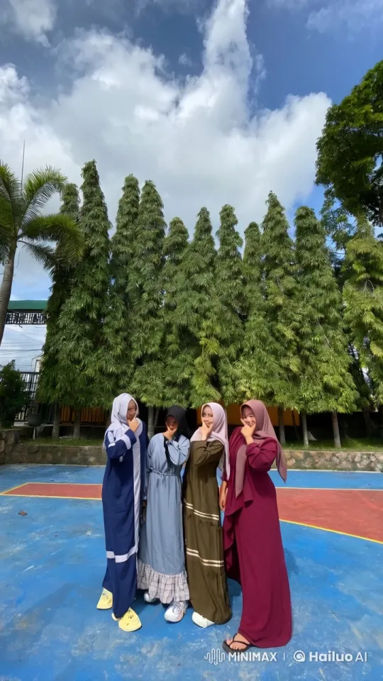 Traditional Clothing Women Engage in Kungfu Fight – AI Generated Video | Hailuo AI