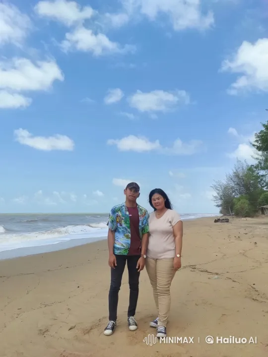 Couple Practicing Kung Fu on Sandy Beach – AI Generated Video | Hailuo AI