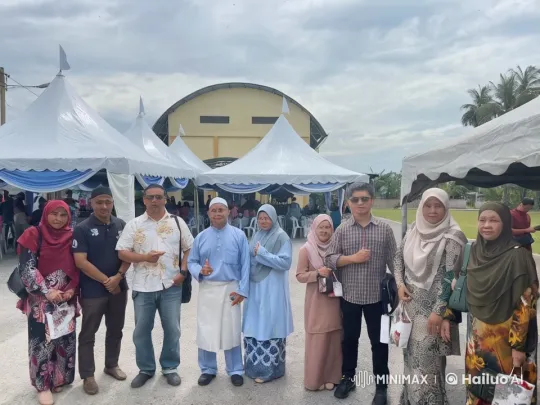 Traditional Kung Fu Display at Outdoor Cultural Event – AI Generated Video | Hailuo AI
