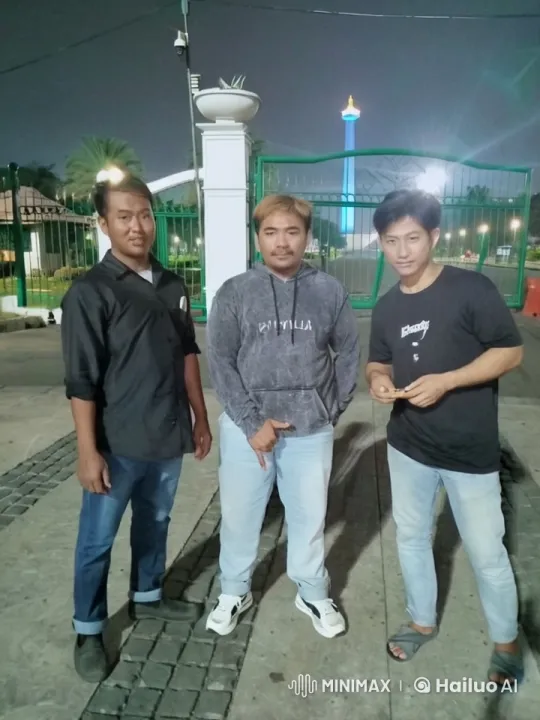 Nighttime Kungfu Demonstration in Front of Monument – AI Generated Video | Hailuo AI
