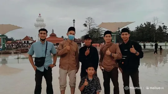 Friends Pose Casually at Historic Plaza with Dome Architecture – AI Generated Video | Hailuo AI