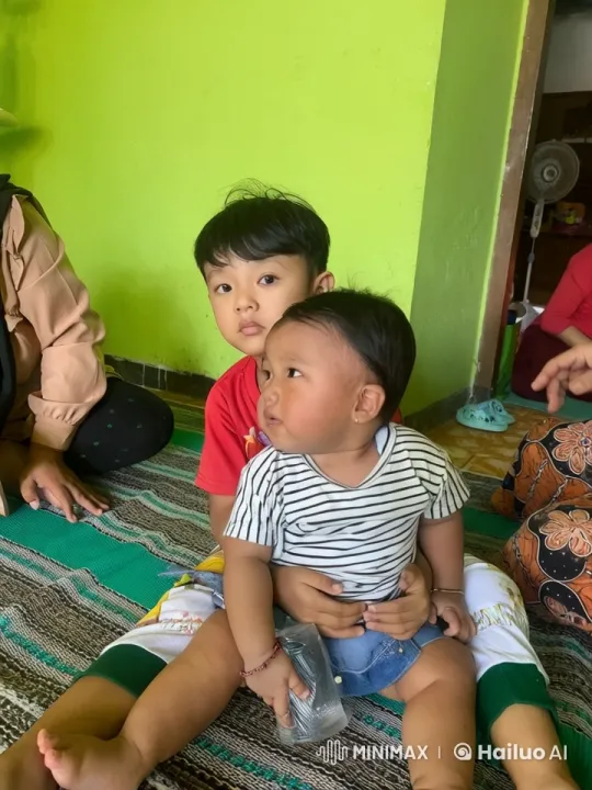 Playful Kungfu Fun Between Siblings at Home – AI Generated Video | Hailuo AI