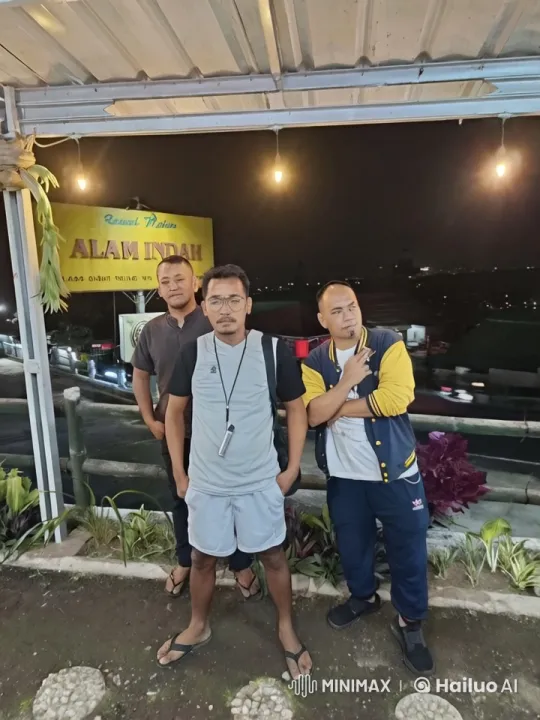 Nighttime Kungfu Display in Front of 'Alam Indah' – AI Generated Video | Hailuo AI