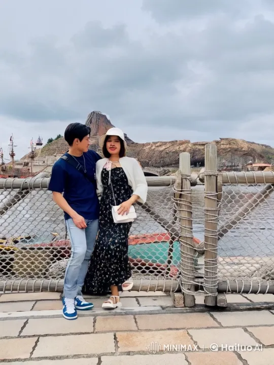 Couple's Dynamic Kung Fu Fight by Waterfront – AI Generated Video | Hailuo AI