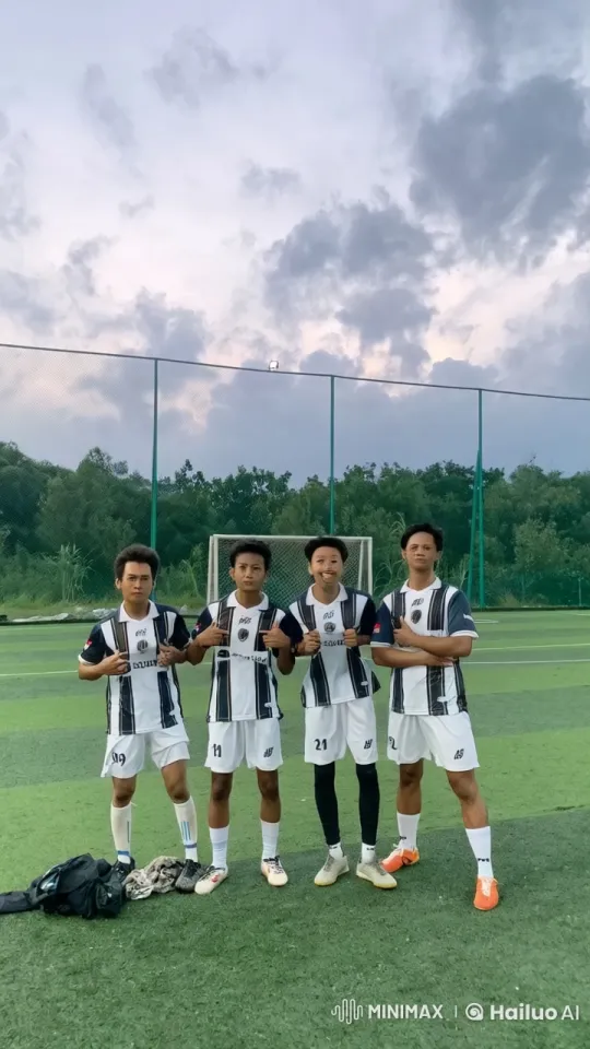 Soccer Players Perform Kungfu on Outdoor Field – AI Generated Video | Hailuo AI