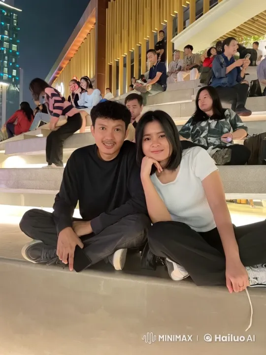 Kungfu demonstration amidst urban crowd – AI Generated Video | Hailuo AI