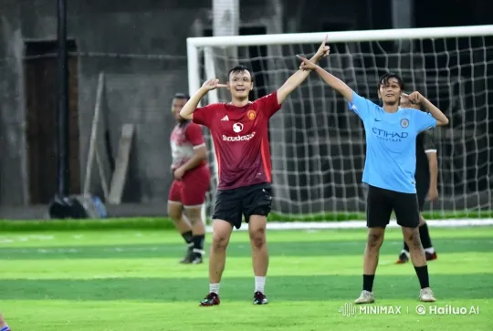 Soccer Players Perform Kungfu-Inspired Kick – AI Generated Video | Hailuo AI