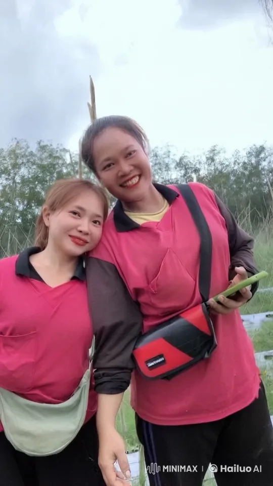 Dynamic Kungfu Fight in Green Surroundings – AI Generated Video | Hailuo AI