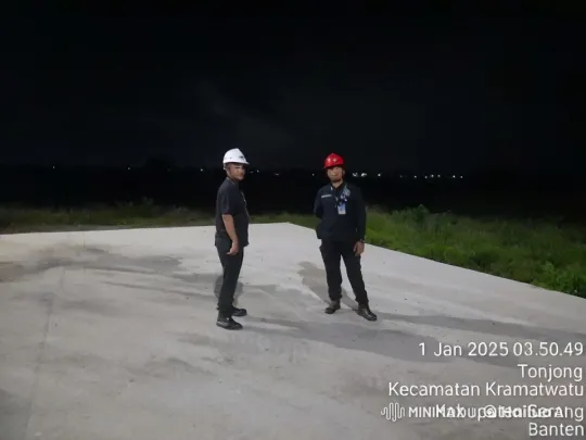 Nighttime Kung Fu Battle on Concrete Surface – AI Generated Video | Hailuo AI