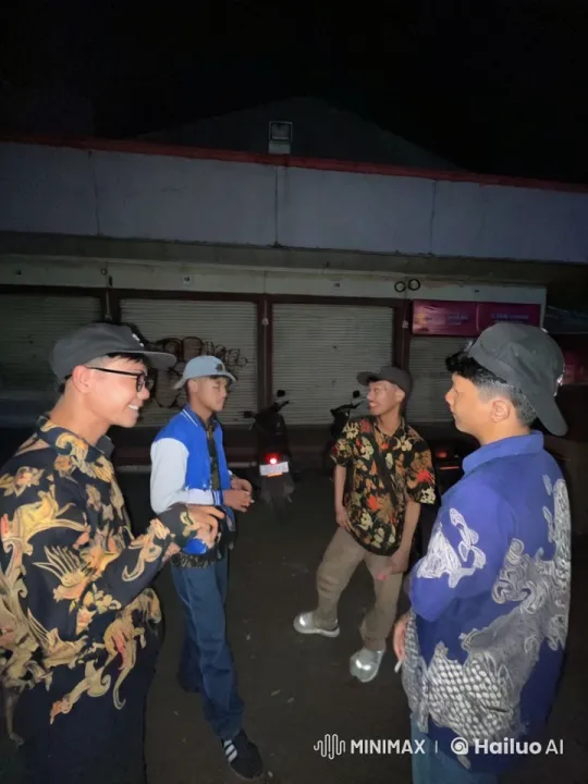 Stylish Kungfu Practitioners Showcase Skills in Urban Setting – AI Generated Video | Hailuo AI