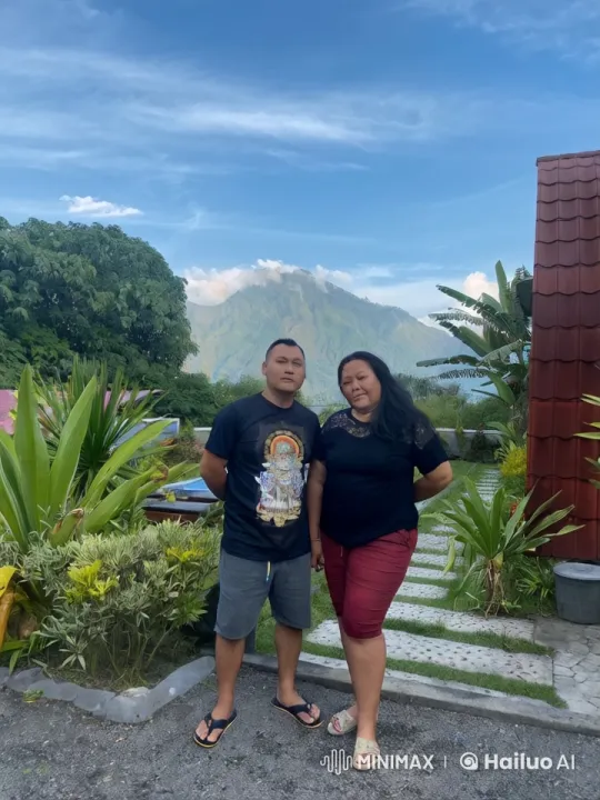 Couple Practicing Kungfu in Scenic Mountain Setting – AI Generated Video | Hailuo AI
