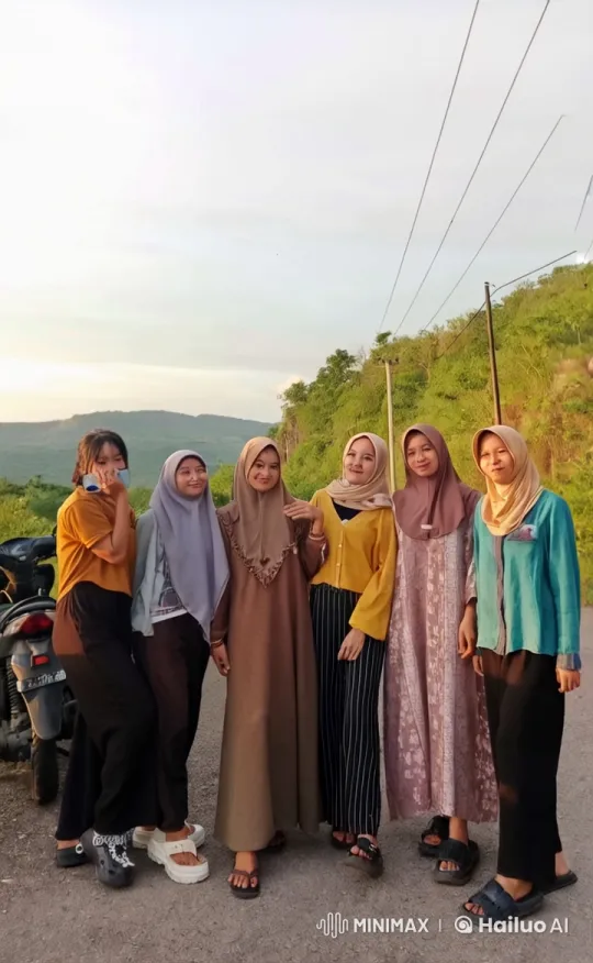 Friends Display Kungfu Skills at Sunset – AI Generated Video | Hailuo AI
