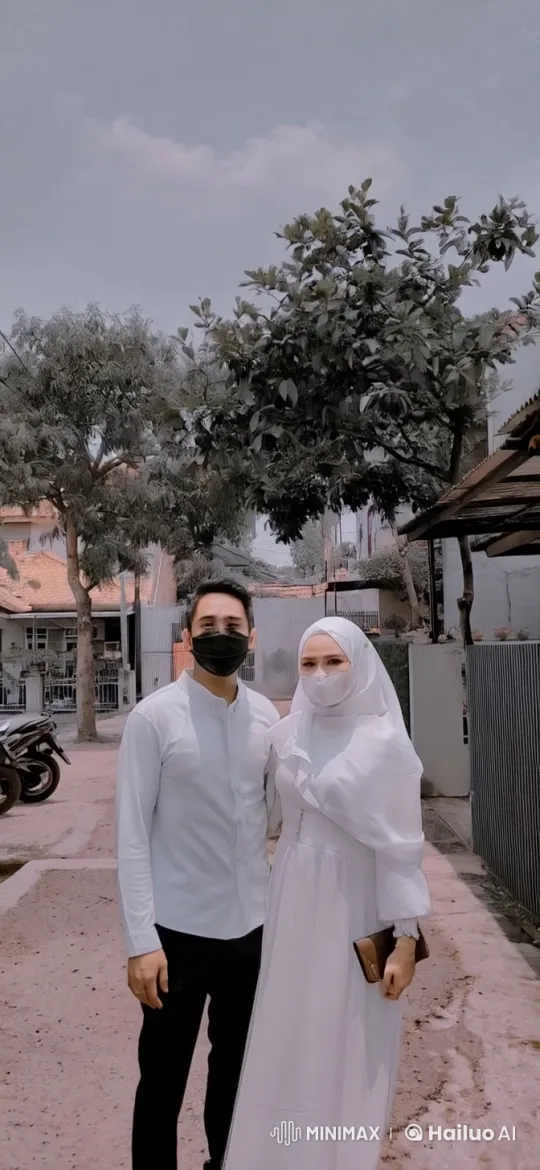 Couple Practicing Wing Chun Kung Fu in Serene Setting – AI Generated Video | Hailuo AI