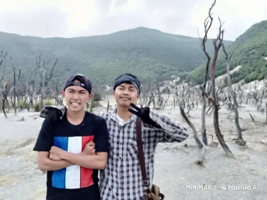 Traditional Martial Arts Display in Scenic Mountains – AI Generated Video | Hailuo AI