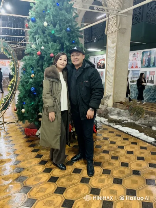 Couple Observes Martial Arts Performance by Christmas Tree – AI Generated Video | Hailuo AI