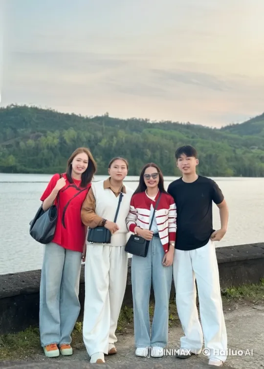 Friends Display Kungfu Skills by Serene Lake – AI Generated Video | Hailuo AI