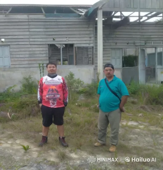 Kungfu Masters Display Skills in Abandoned Setting – AI Generated Video | Hailuo AI