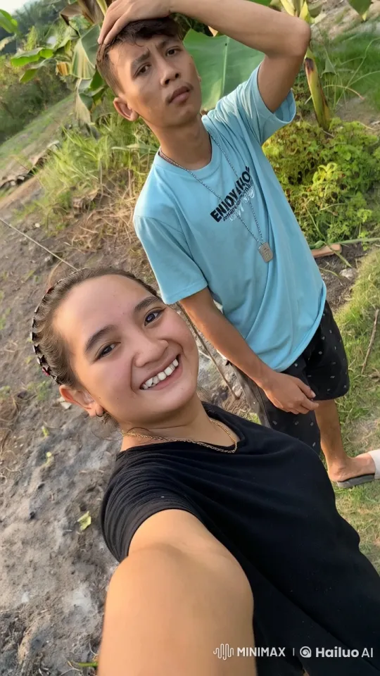 Young Man Demonstrates Skillful Kung Fu in Lush Outdoor Setting – AI Generated Video | Hailuo AI