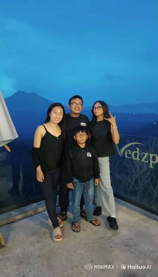 Kung Fu Group Performs Dynamic Routine in Scenic Mountains – AI Generated Video | Hailuo AI