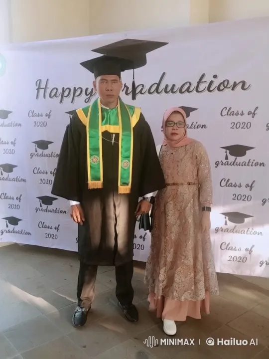 Graduation Gown and Kung-Fu Mastery – AI Generated Video | Hailuo AI