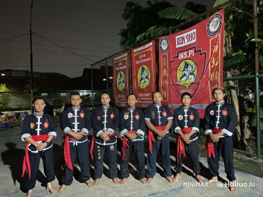 Traditional Kung Fu Performance in Nocturnal Training Setting – AI Generated Video | Hailuo AI