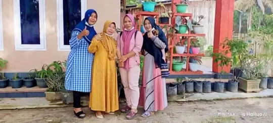 Women in Traditional Attire Perform Playful Kung Fu – AI Generated Video | Hailuo AI