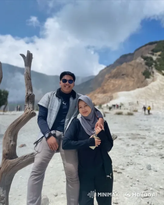 Couple Performs Energetic Martial Arts in Mountains – AI Generated Video | Hailuo AI