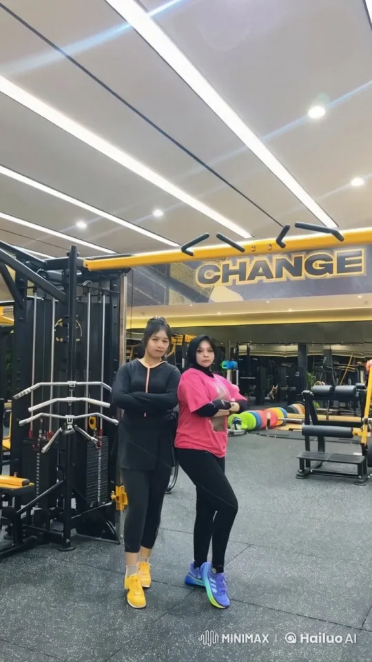 Empowering Fitness: Women's Kung Fu Sparring in Dynamic Gym Setting – AI Generated Video | Hailuo AI