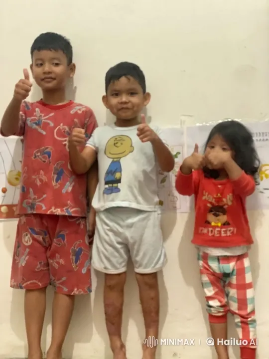 Three Children Practice Kung Fu Poses Playfully – AI Generated Video | Hailuo AI