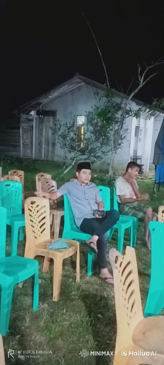 Martial Arts Duel in Moonlit Outdoor Setting – AI Generated Video | Hailuo AI