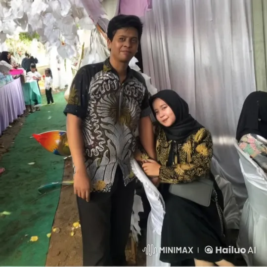Traditional Batik Kungfu Battle at Festive Outdoor Event – AI Generated Video | Hailuo AI