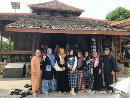 Sunan Drajat Mosque: Spiritual Sanctuary and Architectural Marvel – AI Generated Video | Hailuo AI